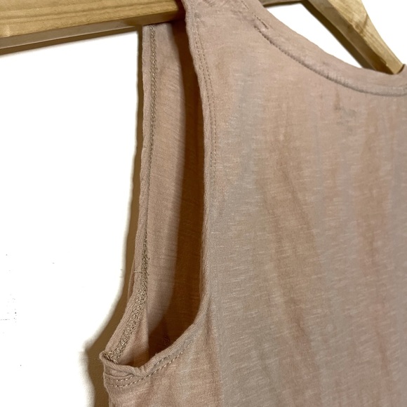 Madewell Whisper V-Neck Pocket Tank - Picture 3 of 6